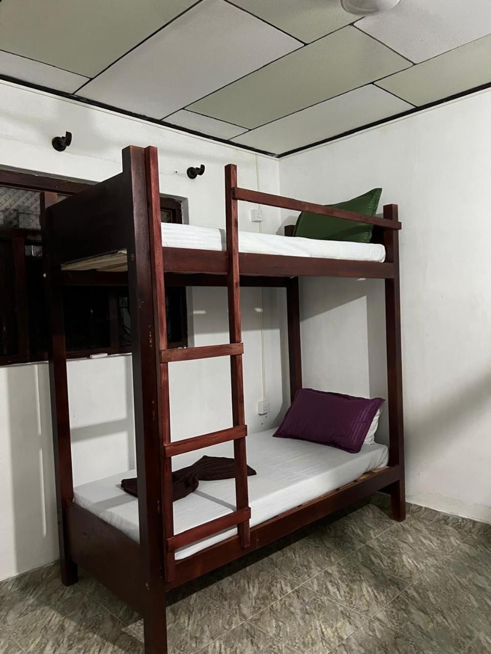Honey Beach Hostel เนกอมโบ ภายนอก รูปภาพ