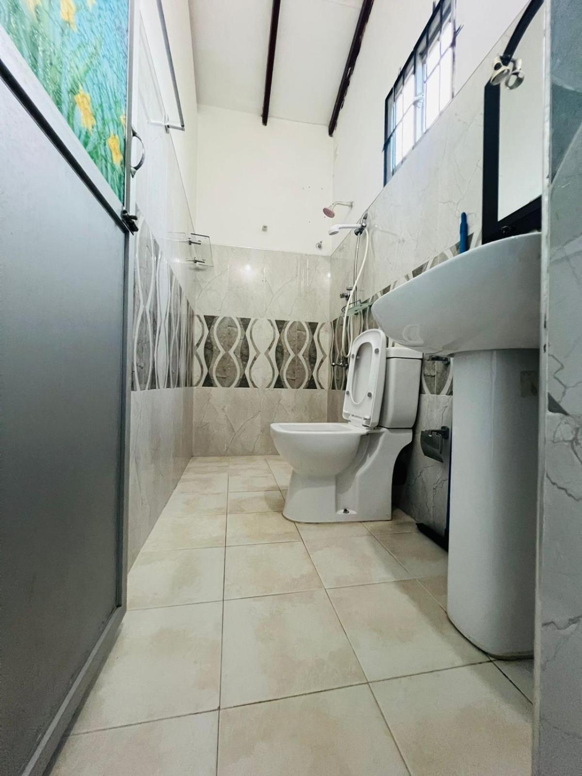 Honey Beach Hostel เนกอมโบ ภายนอก รูปภาพ