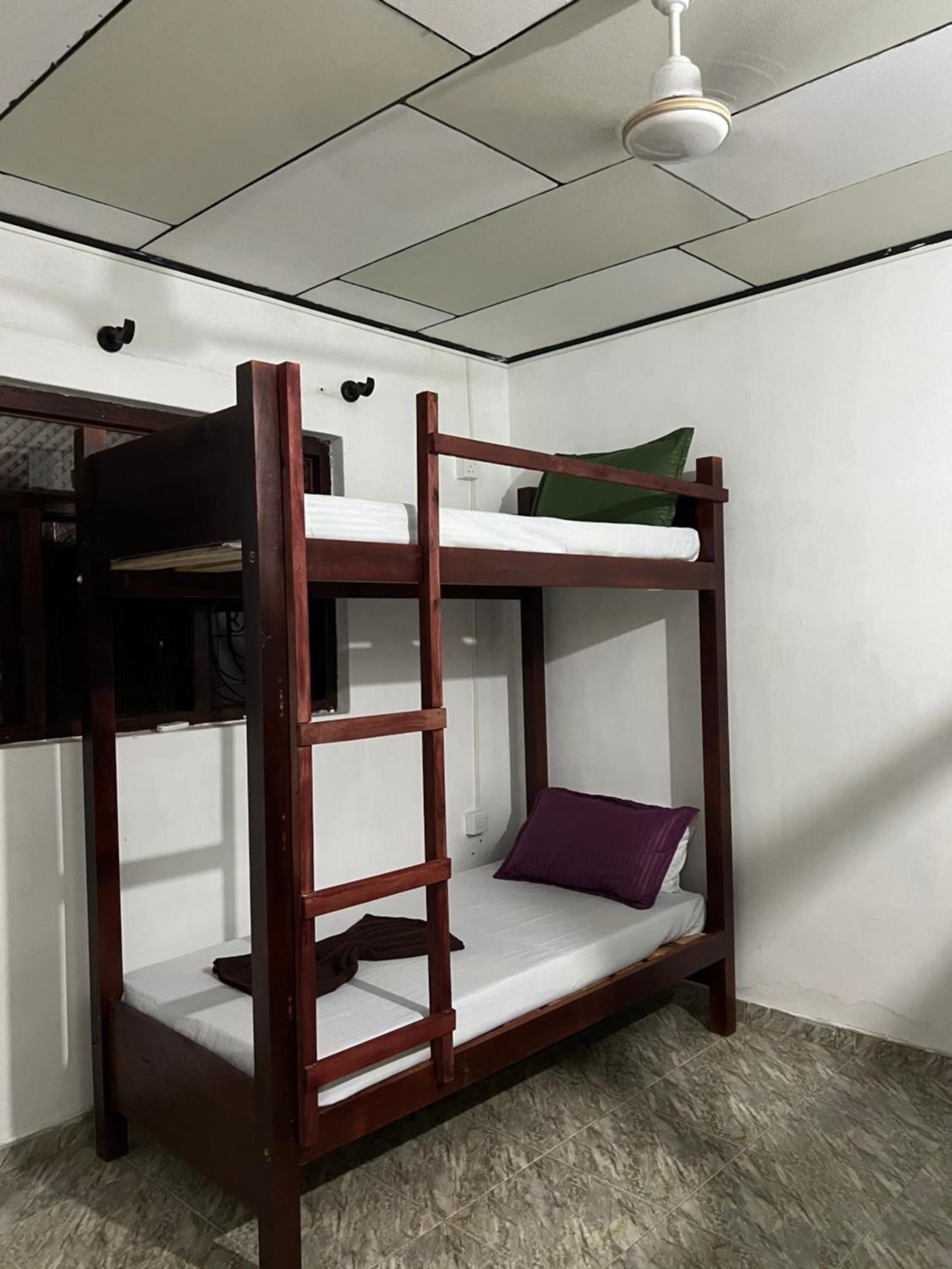 Honey Beach Hostel เนกอมโบ ภายนอก รูปภาพ