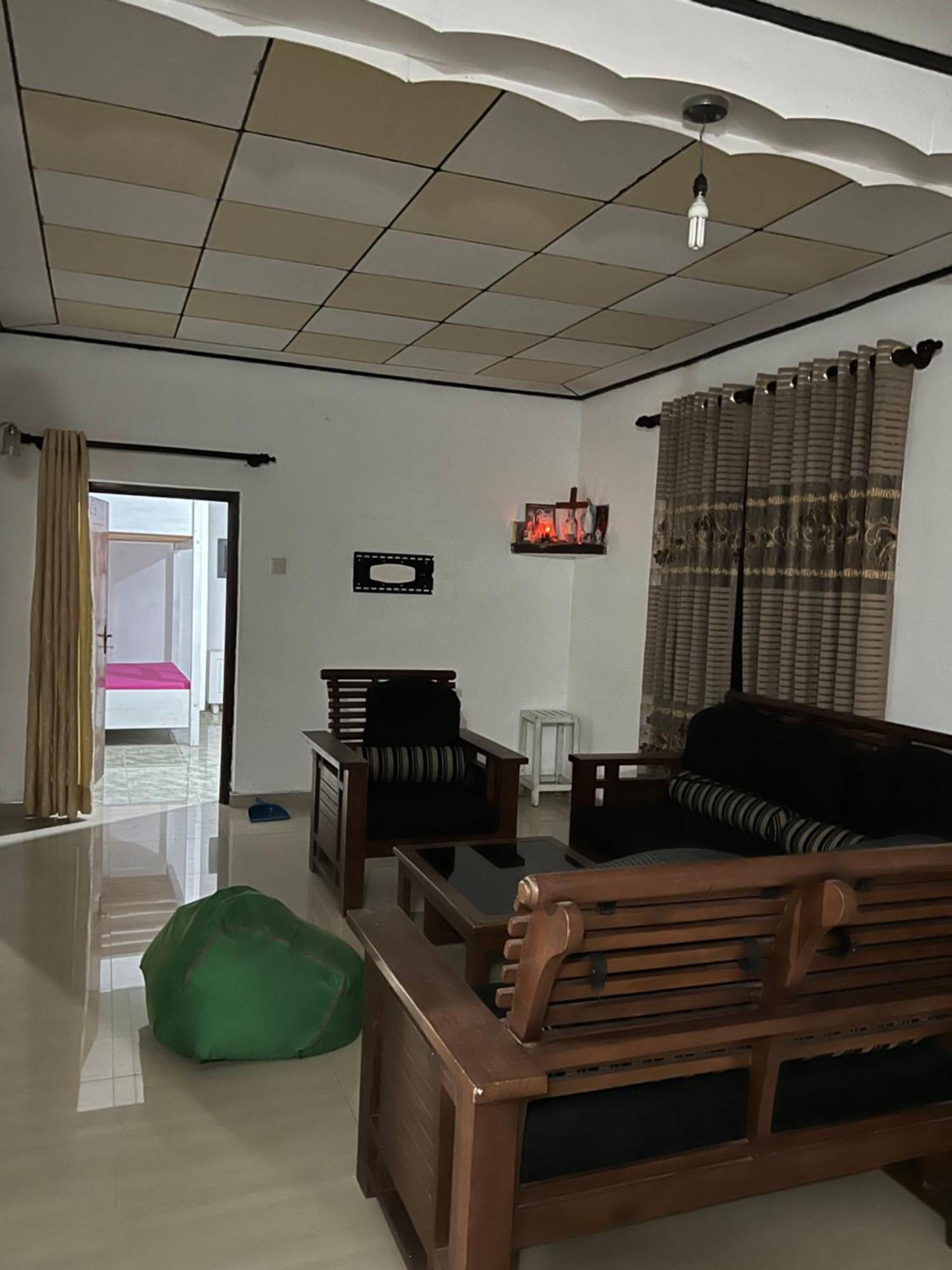 Honey Beach Hostel เนกอมโบ ภายนอก รูปภาพ