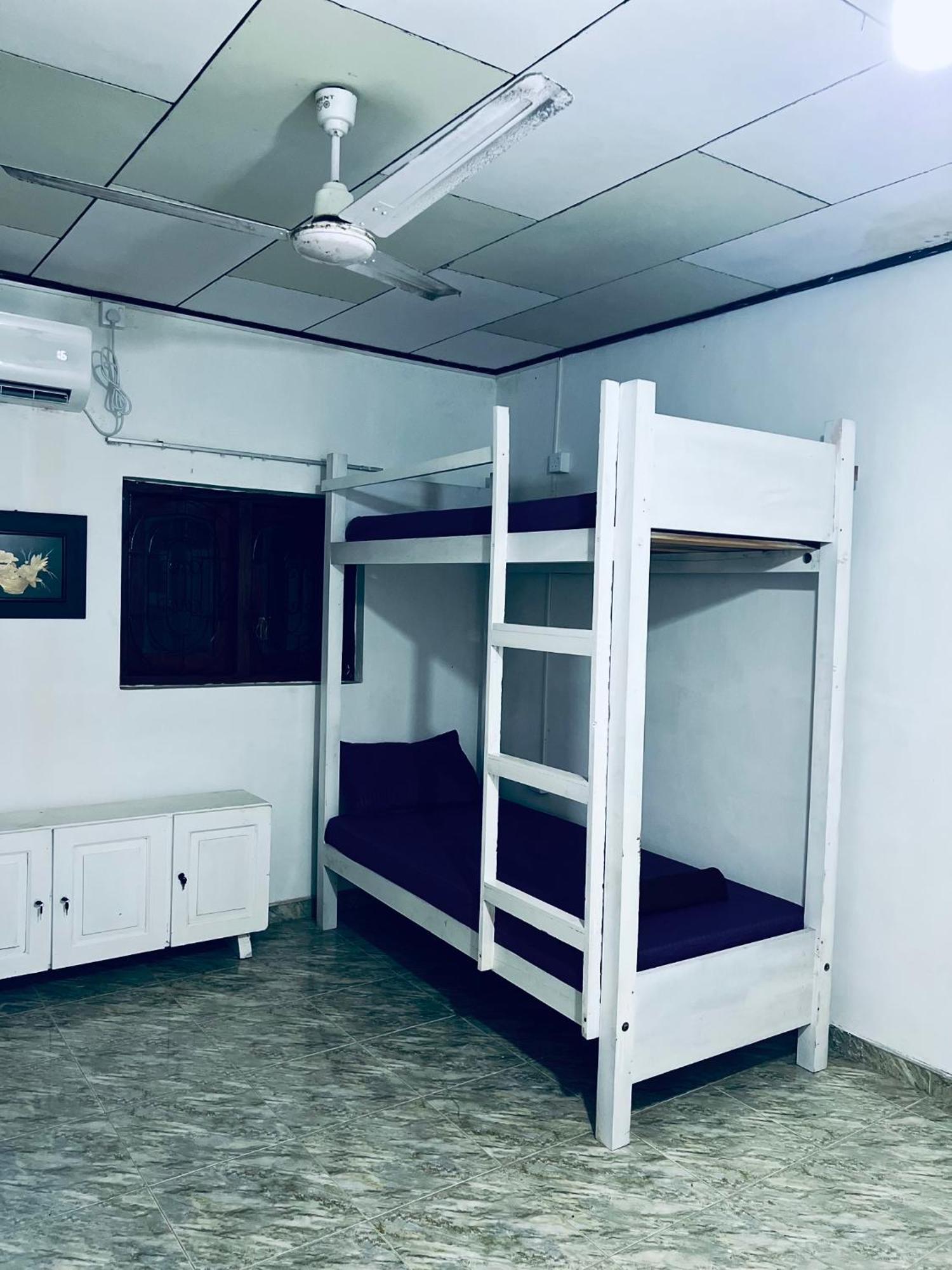 Honey Beach Hostel เนกอมโบ ภายนอก รูปภาพ