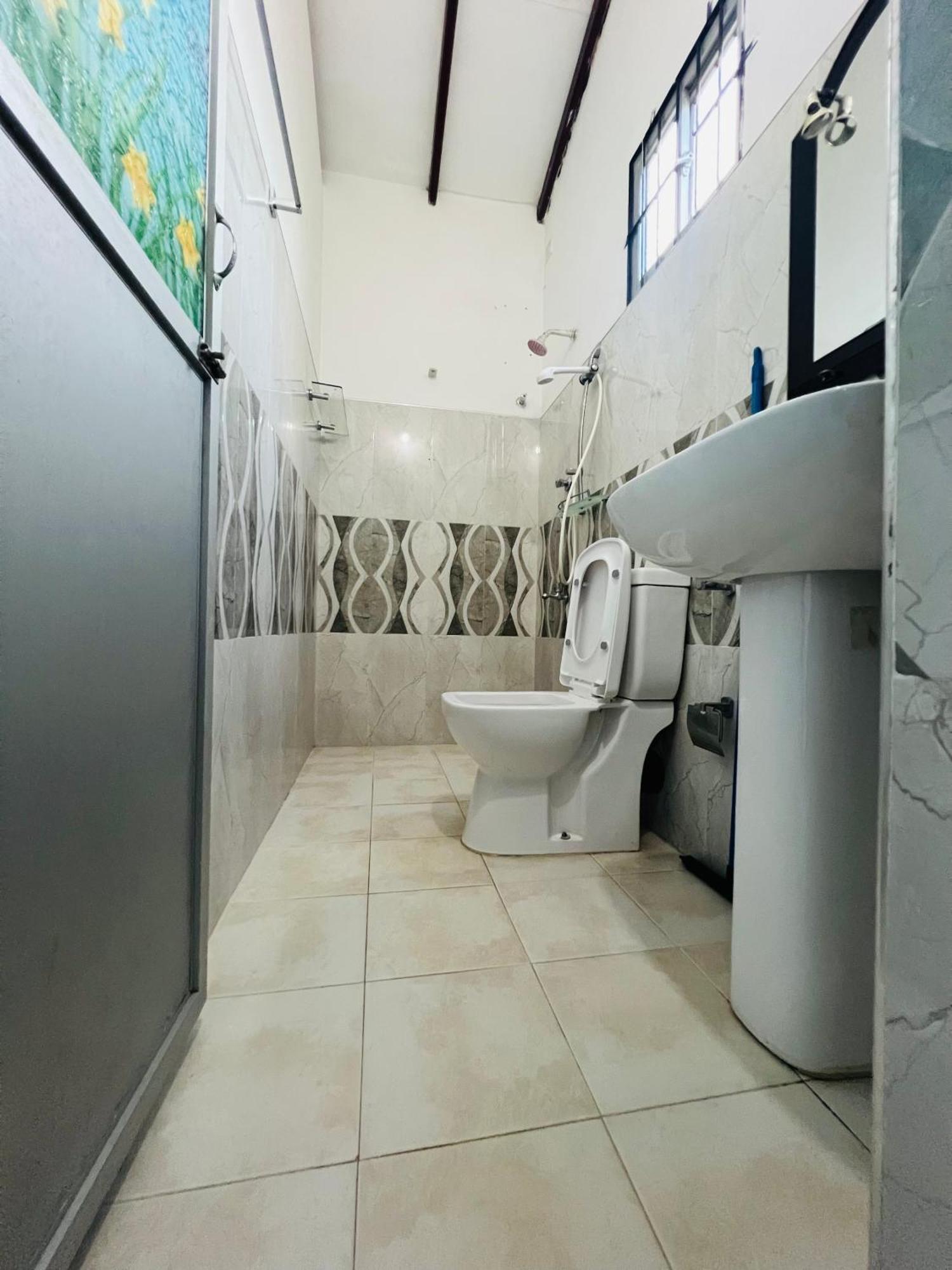 Honey Beach Hostel เนกอมโบ ภายนอก รูปภาพ